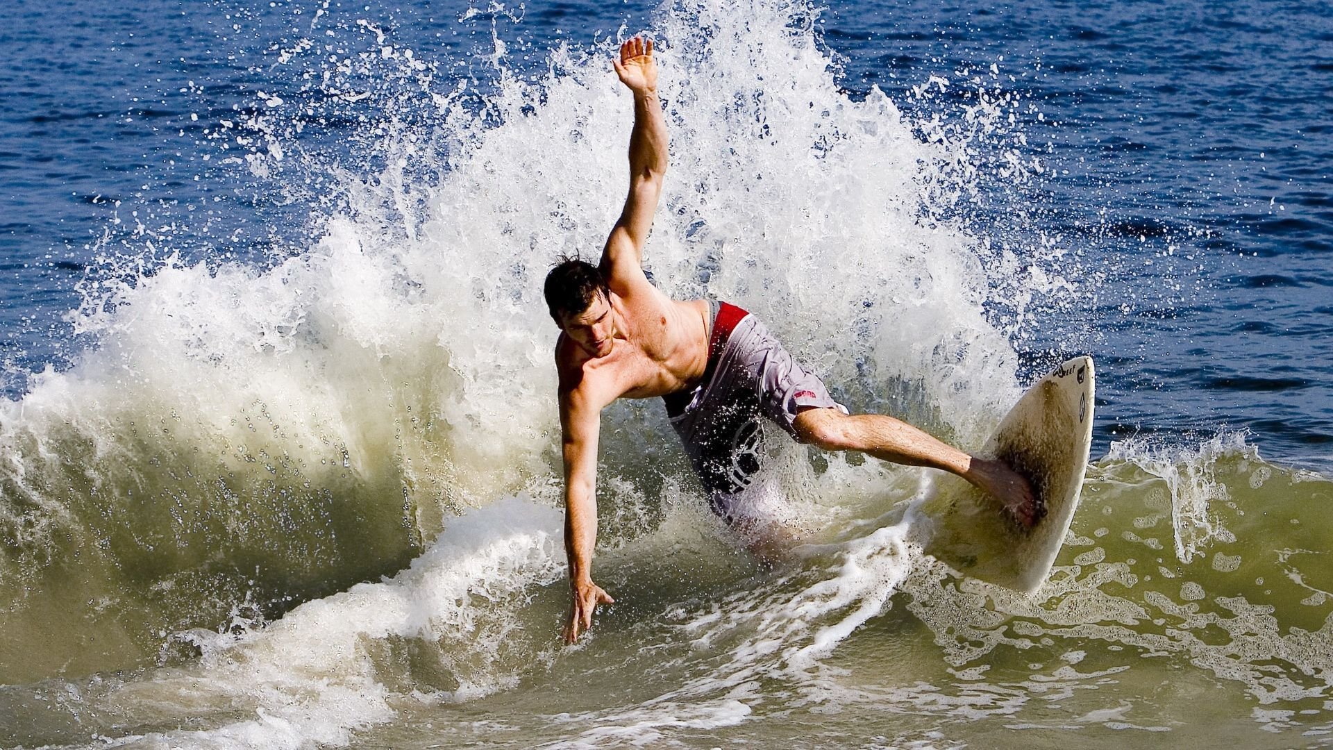 团队激情燃爆个人荣耀，兹维列夫的制胜一击为何比蒙特卡洛的王冠更重？