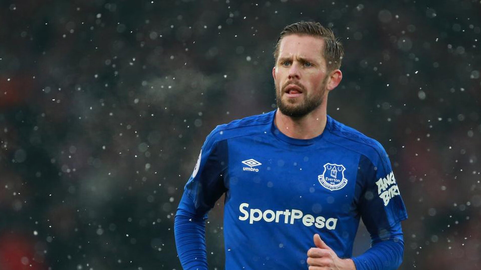 一剑封喉，C罗的绝杀让整个英格兰为他沉默的三分钟