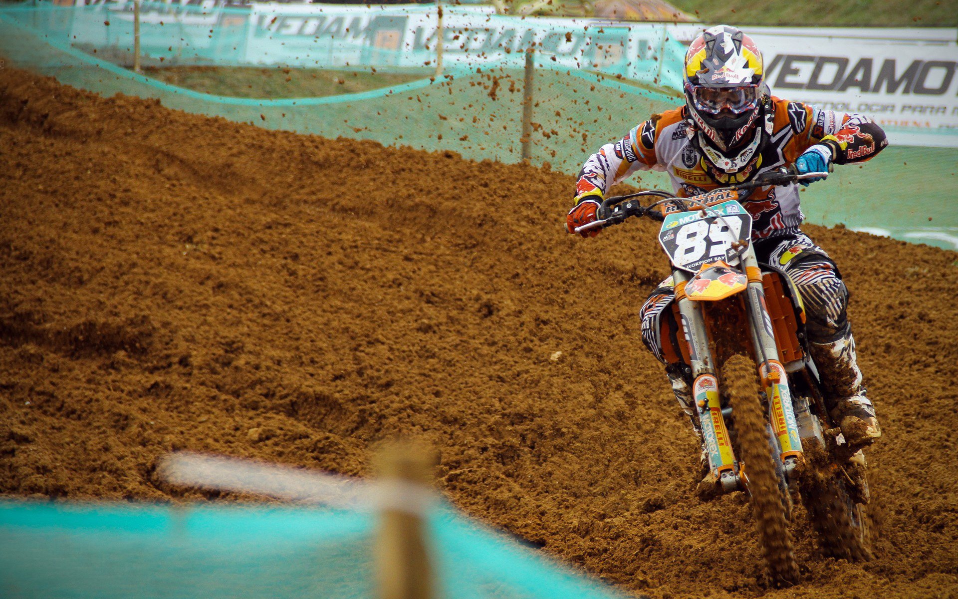 IM体育官方网站-跨越红土与草地，阿尔卡拉斯以双线胜利诠释新时代网球领袖